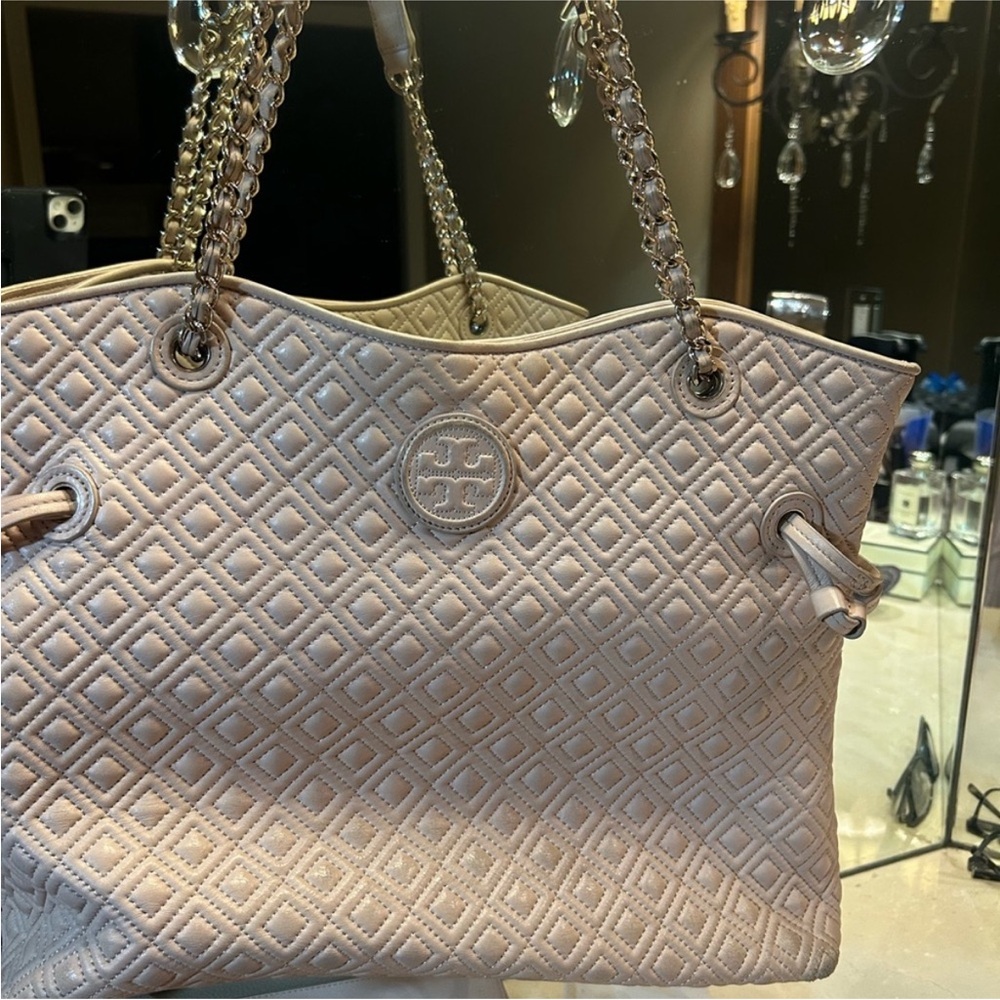 Tory Burch women’s  Beige Tote Handbag